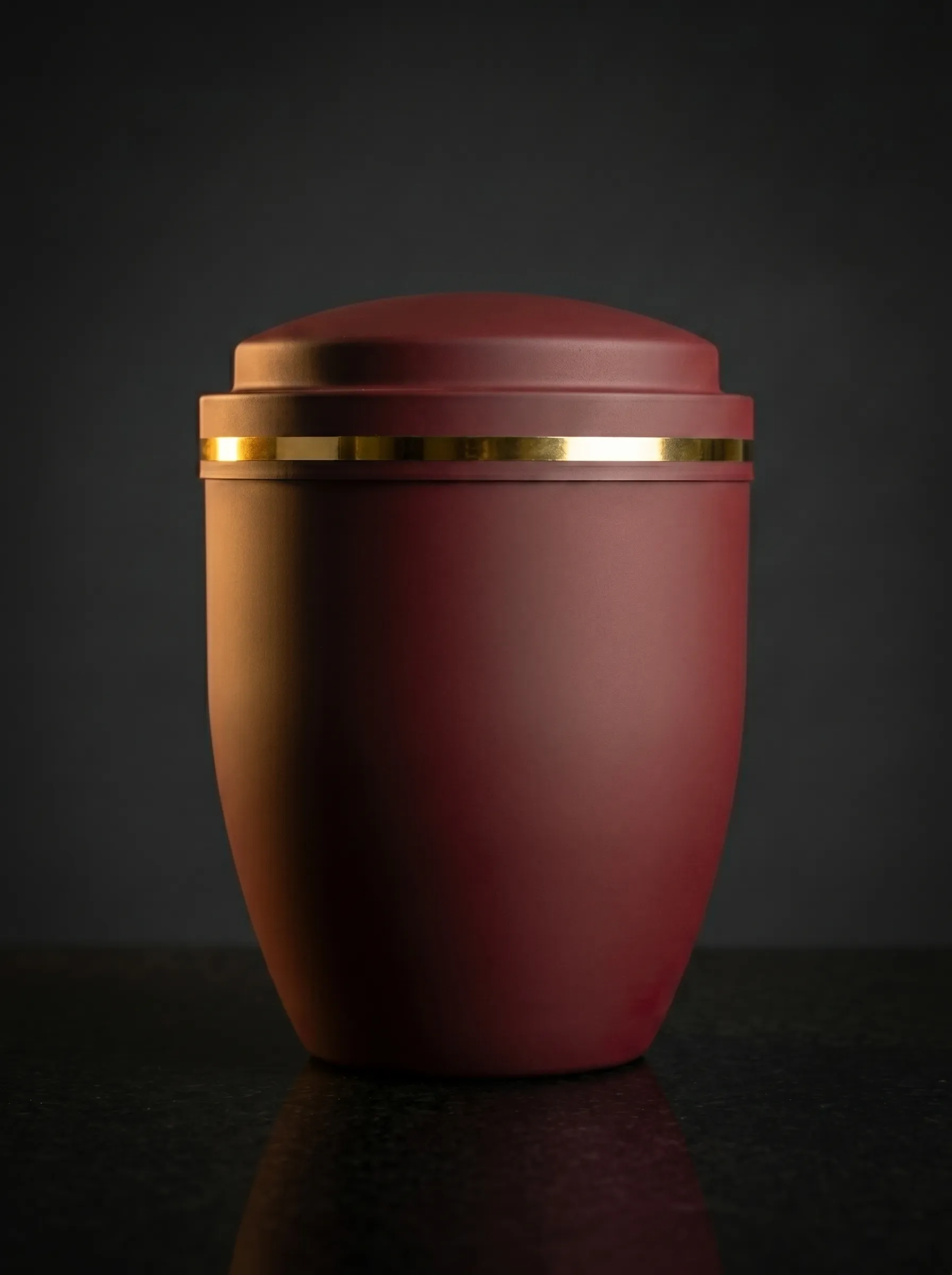 Urna de cinzas base vermelho com saco